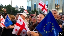 На акции протеста оппозиции в Тбилиси. Архивное фото.