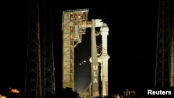 Ракета Atlas V от United Launch Alliance показана после того, как запуск был отложен из-за технических проблем на мысе Канаверал, штат Флорида, США, 6 мая 2024 года.